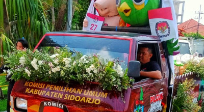 Pawai Maskot Pilkada, Si Jalih dan Guk Kasijo Tiba di Surabaya