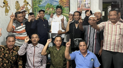 Deny Widyanarko Jawab Keluhan Warga Grogol dan Banyakan Kediri soal Jalan Rusak