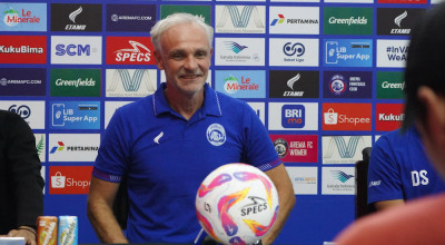 Joel Cornelli Instruksikan Pemain Arema Waspadai Transisi Malut United