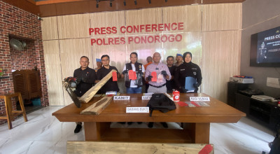 Pria di Ponorogo Diringkus Gegara Tebang Pohon Belakang Rumah, Ilegal Logging?