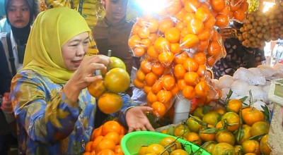 Kunjungi Pasar Sepanjang Sidoarjo, Khofifah Janji Perbaiki Infrastruktur