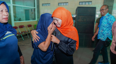 Khofifah Komitmen Bangun Hilirisasi Perikanan di Banyuwangi