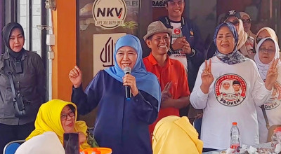 Cagub Jatim Khofifah Kunjungi Sentra UMKM Sidoarjo, Tekankan Konektivitas