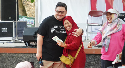 Mas Dhito Jawab Curhatan Ibu-ibu Kader saat Kampanye di Paron Kediri