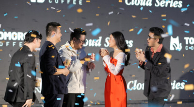 Tomoro Coffee Tunjuk Maudy Ayunda jadi Empowering Officer