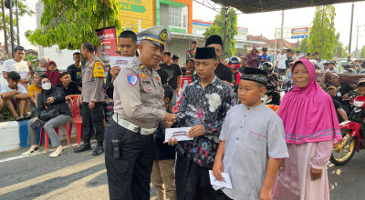 Drag Bike dan Road Race Pecinta Otomotif Ponorogo disertai Pemberian Santunan