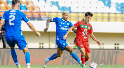 Full Time, Persebaya Kalah 0-2 dari Persib Bandung