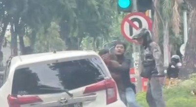 Aksi Dramatis Penangkapan Buron Curanmor di Jalan Raya Darmo Surabaya