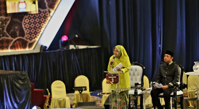 Debat Perdana Pilgub Jatim 2024: Risma-Gus Hans Fokus Kampanye Jatim Resik