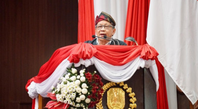 Rocky Gerung Siap Evaluasi Kinerja DPRD Jatim