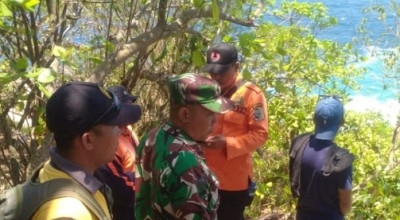 Swafoto di Pantai Kedung Tumpang Tulungagung, Siswa Kampung Inggris Hilang