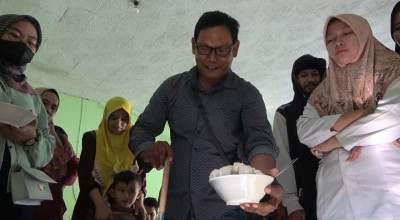 Menikmati Bakso Kapok di Lamongan, Rp15 Ribu Ambil Sepuasnya
