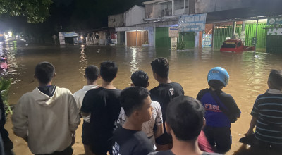 Banjir Tutup Akses Jalan Niken Gandini Ponorogo