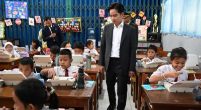 Eri Cahyadi Sepakat Program Makan Siang Gratis Dibiayai APBD Surabaya