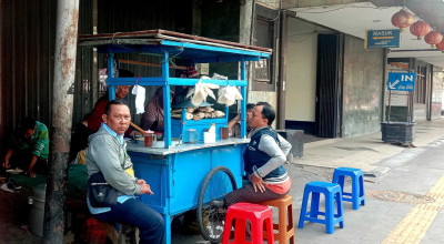 Mencicipi Gulai Kacang Ijo Kembang Jepun Surabaya yang Eksis Sejak 1963