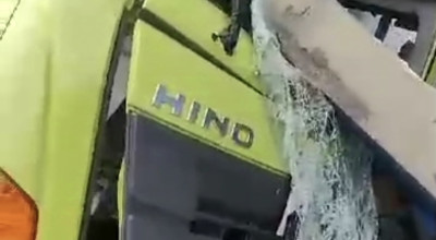 Truk Fuso Seruduk Rumah Warga di Bangkalan, Sopir Diduga Mengantuk