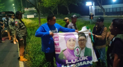 Petugas Gabungan Tertibkan APK di Bangkalan