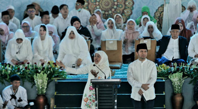 Khofifah-Emil Menutup Kampanye: Dzikir, Selawat, Menang Signifikan