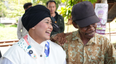 Penjual Terang Bulan di Sidoarjo Jatuh Cinta pada Luluk Nur Hamidah, Ciyee...