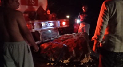 Longsor Tutup Akses Jalan Kampak-Munjungan Trenggalek