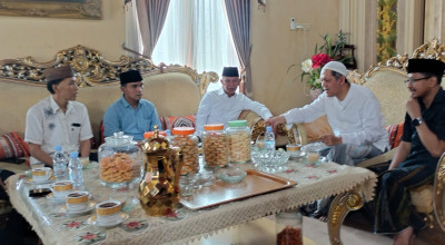 Ketua DPD PDIP Jatim Kunjungi Bangkalan, Persiapkan Pemenangan Risma - Gus Hans