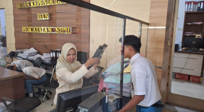 Ribuan Pemilih Pemula di Lamongan Belum Rekam E-KTP, Ini Kendalanya