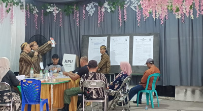 Cagub Jatim Tri Rismaharini Menang Telak di TPS 16 Tempatnya Mencoblos