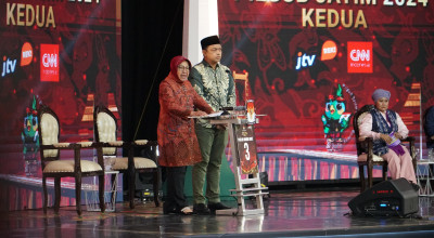 Debat Pilkada Jatim: Risma Soroti Ketakhadiran Pemerintah saat Rakyat Kesulitan