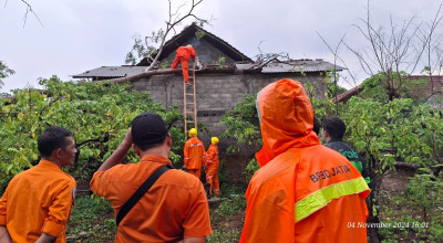 28 Rumah di Tulungagung Rusak Diterjang Angin Kencang, Atap Beterbangan