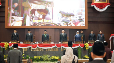 DPRD Jatim Resmi Sahkan APBD Jatim 2025, Belanja Daerah Rp29,6 Triliun