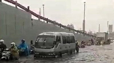 Hujan 3 Jam, Jalan Protokol Waru Sidoarjo Banjir