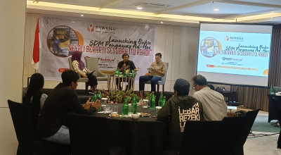 Bawaslu Jatim Luncurkan "Buku Sekali Berarti Sesudah itu Abadi"