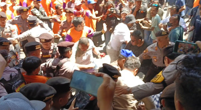 Eksekusi Hotel Garden Palace Surabaya Ricuh