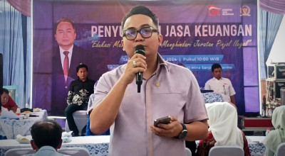 Anggota Komisi XI DPR RI Edukasi Warga Gresik untuk Hindari Pinjol Ilegal