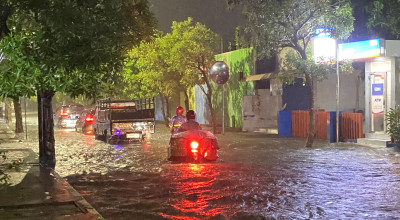 Ruas Jalan Protokol di Kawasan Kecamatan Kota Bojonegoro Banjir, Waspada!