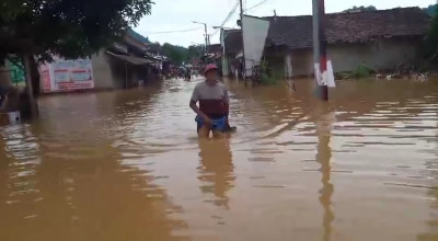 500 Rumah di Jember Terendam Banjir, Lansia hingga Ibu Hamil Dievakuasi