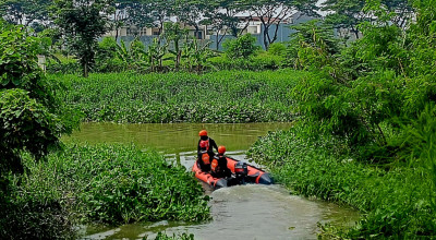 3 Hari Pencarian Balita Hanyut ke Selokan di Surabaya, Petugas Temui Kendala