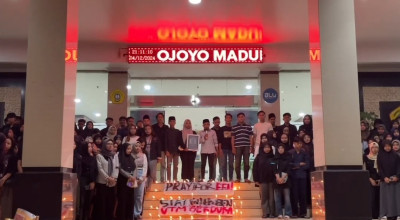 Mahasiswa UTM Gelar Aksi 1000 Lilin untuk EJ, Korban Pembunuhan di Sampang