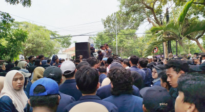 Rektor UTM Bangkalan Turut Turun ke Jalan, Perjuangkan Keadilan untuk EJ