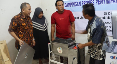 Untag Surabaya Dorong Pengembangan Usaha Mikro, Salurkan Hibah IRT-UM