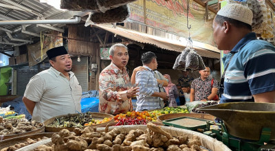 DPRD Tuban Sidak Pasar Baru Pastikan Kenaikan Bahan Pokok Masih Terjangkau