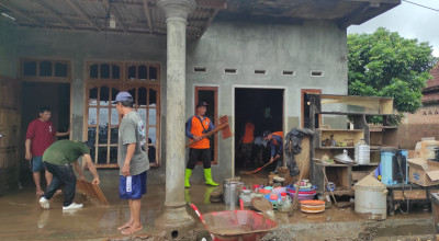 Banjir di Blitar Hanyutkan Rumah Warga