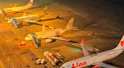 Pesawat Super Jet Rute Lombok-Jakarta Mendarat Darurat di Bandara Juanda