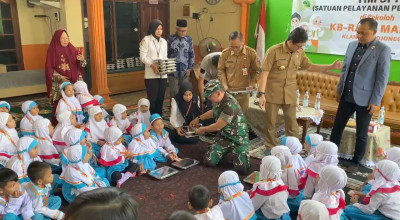 Program Makan Bergizi Gratis di Bojonegoro, Siswa Senang Dapat Susu Kotak