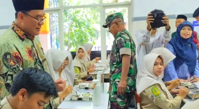 Anggota DPR RI BHS Pantau Palaksanaan MBG di Sidoarjo