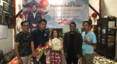 Jelang Imlek, Relawan Lita Machfud Arifin Baksos di Kampung Pecinan Surabaya