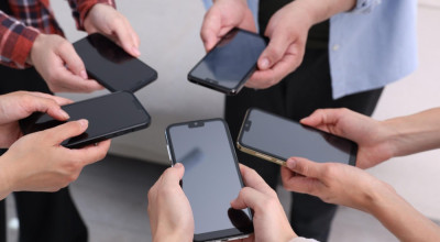 5 Rekomendasi HP Terbaik dan Awet di 2025