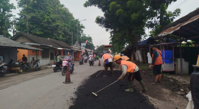 Jalan Provinsi yang Rusak di Jember Mulai Diperbaiki