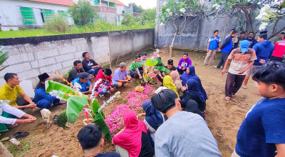 Siswa SMPN 7 Mojokerto yang Terseret Ombak Pantai Drini Dimakamkan di Sidoarjo