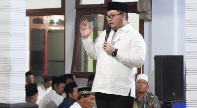 Mas Dhito Ikut Tahlilan Bareng Warga di Ponpes Raudlatul Ibaad Plemahan